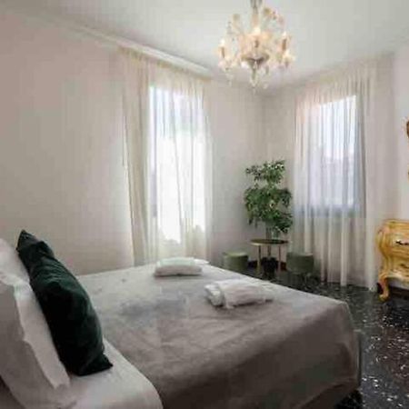 Ca' Pesaro Rooftop Terrace Apartment. Венеція Екстер'єр фото