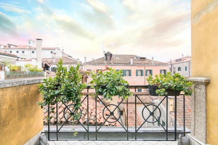 Ca' Pesaro Rooftop Terrace Apartment. Венеція Екстер'єр фото